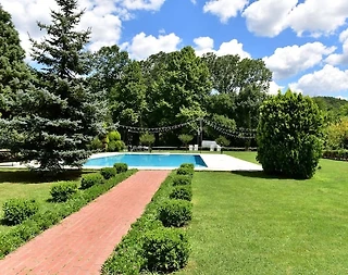 İstanbul'da Görenleri Hayran Bırakan, Büyük Yüzme Havuzlu, Şık Villa - 4