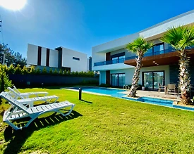 Kuşadası'nda Tam Korunaklı, Özel Havuzlu, 4+1, Kiralık Lüks Villa - 3