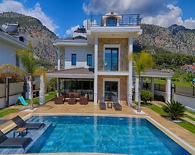 Fethiye Göcek'te Merkezi Konumda, Özel Havuzlu, 3+1, Lüks Villa - 3