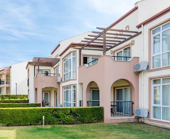 Didim Akbük'te Deniz Manzaralı, Tesis İçerisinde, Kiralık Dubleks Ev - 1