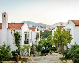 Muğla Datça'da Özgün Mimarili, Ortak Havuza Sahip, Kiralık Suit - 2