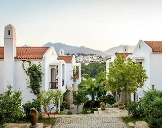 Muğla Datça'da Özgün Mimarili, Ortak Havuza Sahip, Kiralık Suit - 2