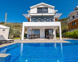 Fethiye Ölüdeniz'de Doğa Manzaralı, Özel Havuzlu, Kiralık Villa - 1