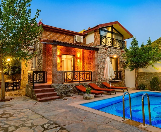 Fethiye Kayaköy'de Tarihi Rum Evleri Manzaralı, Bahçeli Villa - 1