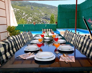 Kaş İslamlar'da Geniş Alanlara Sahip, Özel Havuzlu, Bahçeli Villa - 5