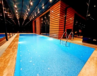 Sakarya Sapanca'da Geniş Bahçeli, Isıtmalı Havuzlu, Jakuzili Villa - 1