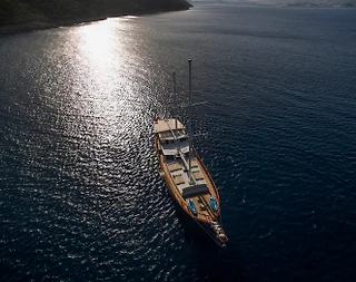 Bodrum'da Masmavi Sularda, Şık ve Ferah Dizayna Sahip Gulet - 4