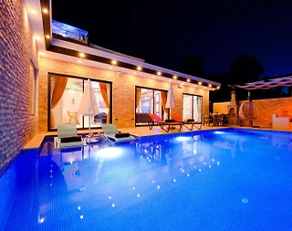 Kaş İslamlar'da Modern Tasarımlı, Özel Havuzlu, Balayı Villası - 1