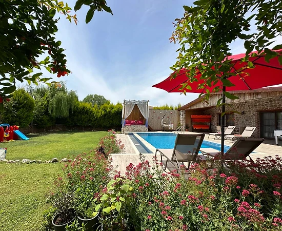 Muğla Fethiye'de Tasarımıyla Büyüleyen, Özel Havuzlu, Ferah Villa - 1