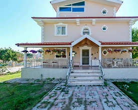 Muğla Ortaca'da Geniş Bahçeli, Özel Havuzlu, Yazlık Villa - 3