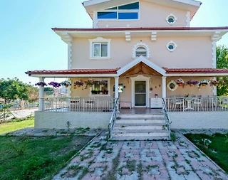 Muğla Ortaca'da Geniş Bahçeli, Özel Havuzlu, Yazlık Villa - 3