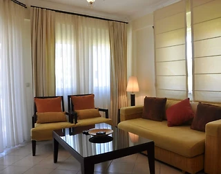 Didim Akbük'te Özel Plajlı Tesis İçerisinde, 3+1, Bahçeli Villa - 4