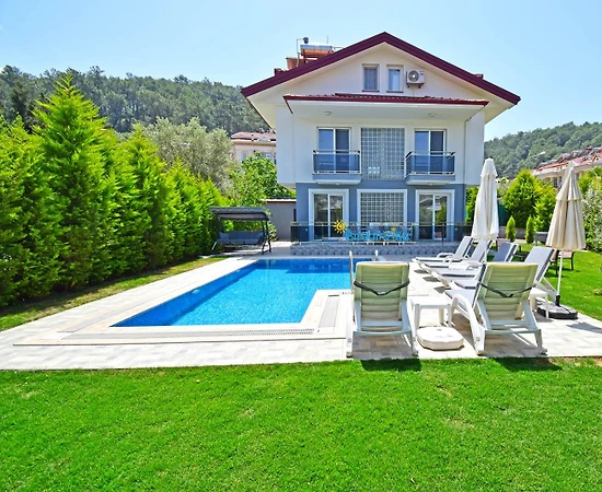 Fethiye Ölüdeniz'de Merkezi Konumda, Özel Havuzlu, Kiralık Villa - 1