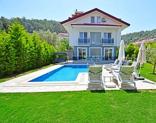 Fethiye Ölüdeniz'de Merkezi Konumda, Özel Havuzlu, Kiralık Villa - 1