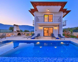 Kaş Andifli'de Doğa İle İç İçe, Özel Havuzlu, Kiralık Lüks Villa - 2