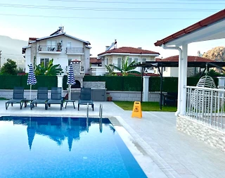 Ortacada Dalyan'da Merkezi Konumda, Özel Havuzlu, Modern Villa - 2