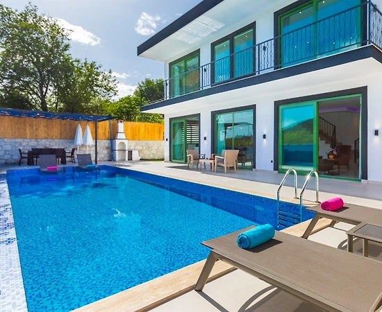 Kaş Sarıbelen'de Çift Jakuzili, Özel Havuzlu, Modern Villa - 1