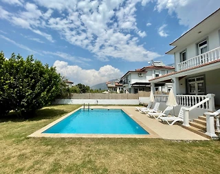 Fethiye Ölüdeniz'de Denize Yakın, Özel Havuzlu, Bahçeli Villa - 3