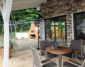 Sapanca'da Göl ve Doğa Manzaralı, Isıtmalı Özel Havuzlu, Kiralık Villa - 2