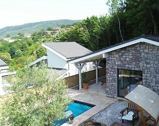 Sapanca'da Göl ve Doğa Manzaralı, Isıtmalı Özel Havuzlu, Kiralık Villa - 1