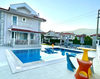 Muğla Dalyan'da Modern Mimarili, Geniş Havuzlu, Tatil Villası - 5