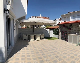 Kuşadası Kadınlar Denizi'nde Site İçinde, Ortak Havuzlu, Şık Villa - 4