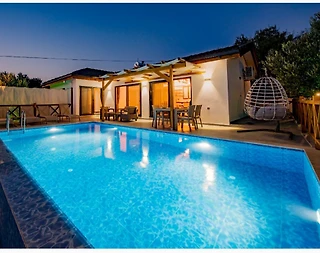 Seydikemer Karadere'de Doğa İçerisinde, Özel Havuzlu, Huzurlu Villa - 1