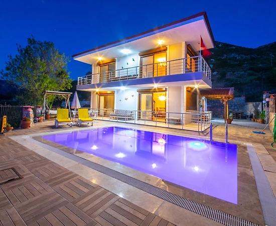 Marmaris Söğüt'te Deniz ve Doğa Manzaralı, Özel Havuzlu, Lüks Villa - 1