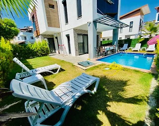 Kuşadası Kadınlar Denizi'nde Denize Yakın, Özel Havuzlu, Bahçeli Villa - 5