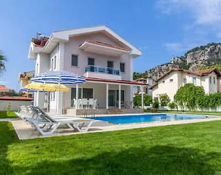Ortaca Dalyan'da Merkezi Konumda, Özel Havuzlu, Şık Villa - 2