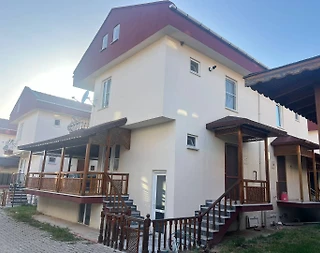 Edirne Enez'de Site İçerisinde, Modern Tasarımlı, 2+1 Kiralık Villa - 1