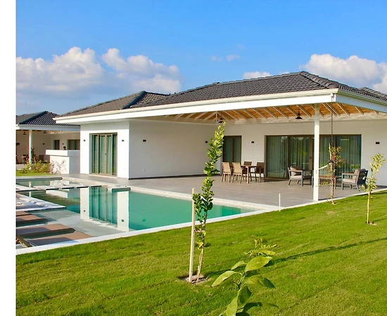 Fethiye Kargı'da Geniş Bahçeli, Özel Havuzlu, 2+1, Lüks Villa - 1