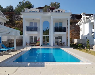 Fethiye Ölüdeniz'de Elverişli Konumda, Özel Havuzlu, Modern Villa - 1
