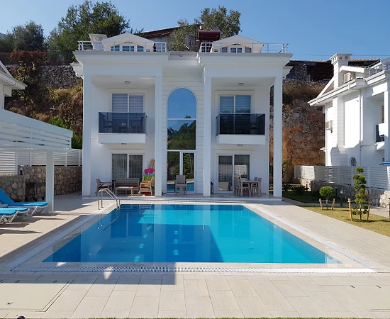 Fethiye Ölüdeniz'de Elverişli Konumda, Özel Havuzlu, Modern Villa - 1