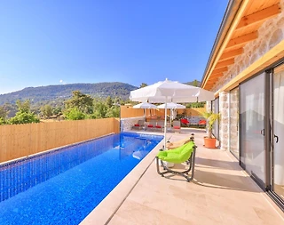 Kalkan İslamlar'da Doğa Manzaralı, Özel Havuzlu, Taş Mimarili Villa - 3