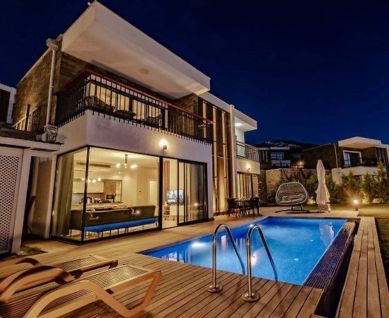 Muğla Bodrum'da Marinaya Yakın, Özel Havuzlu, Manzaralı Villa - 1