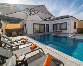 Fethiye Yanıklar'da Doğayla İç İçe, Özel Havuzlu, Jakuzili Villa - 3