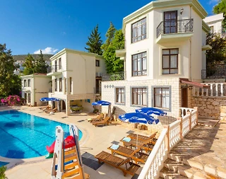 Kaş Kalkan'da Doğa İçerisinde, Ortak Havuzlu, 2+1 Kiralık Villa - 1