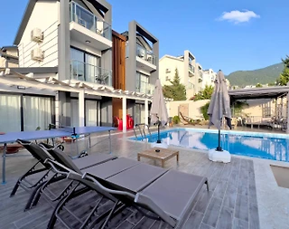 Fethiye Ölüdeniz'de Gözalıcı Mimarili, Özel Havuzlu, 4+1 Villa - 1
