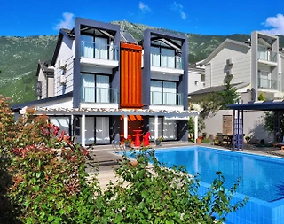 Fethiye Ölüdeniz'de Gözalıcı Mimarili, Özel Havuzlu, 4+1 Villa - 2
