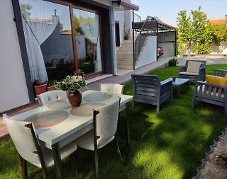 Kuşadasında Bahçeli, Kiralık Bahçe Katı Ev - 1