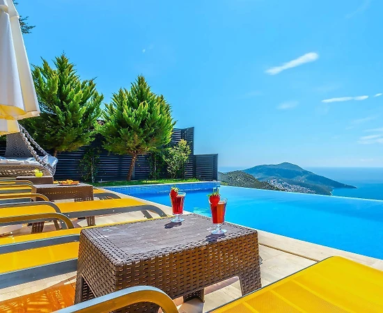 Kaş Kördere'de Doğanın Kucağında, Özel Havuzlu, Geniş Villa - 1