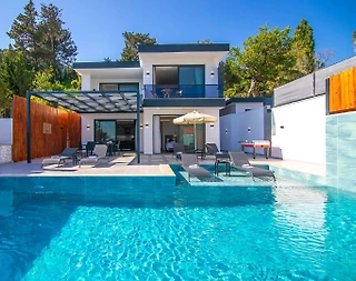 Kaş İslamlar'da Modern Tasarımlı, Özel Havuzlu, 3+1 Şık Villa  - 1