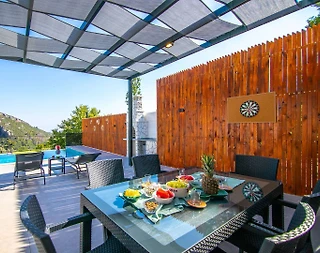 Kaş İslamlar'da Modern Tasarımlı, Özel Havuzlu, 3+1 Şık Villa - 2