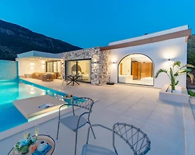 Kaş Gökçeören'de Deniz Manzaralı, Sonsuzluk Havuzlu, Modern Villa - 2