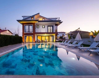 Fethiye Çiftlik'te Geniş Bahçeli, Özel Havuzlu, Lüks Villa - 1