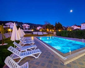 Fethiye Çiftlik'te Geniş Bahçeli, Özel Havuzlu, Lüks Villa - 2