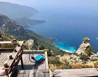 Fethiye Karaağaç'ta Göz Alıcı Manzaralı, Eşsiz Taş Ev - 1