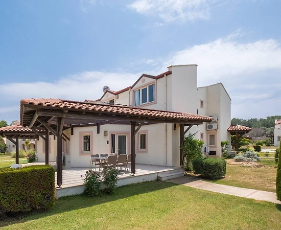 Didim Akbük'te Denize Sıfır, Özel Plajlı, 3+1, Kiralık Villa - 1