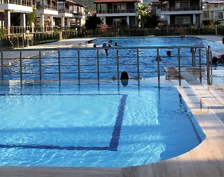 Kuşadası Güzelçamlı'da Site İçerisinde, Ortak Havuzlu, Kiralık Villa - 3